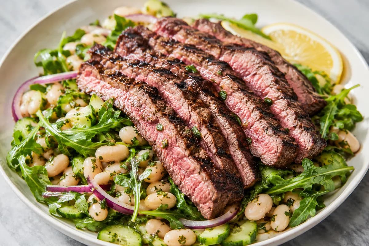 Flankstek med vit bönsallad