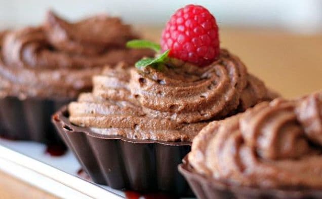 Chokladmousse i chokladskal