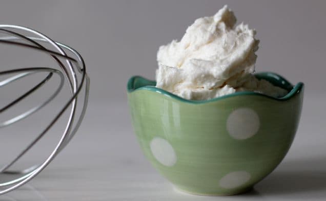 Gammaldags vaniljsmörkrämsfrosting