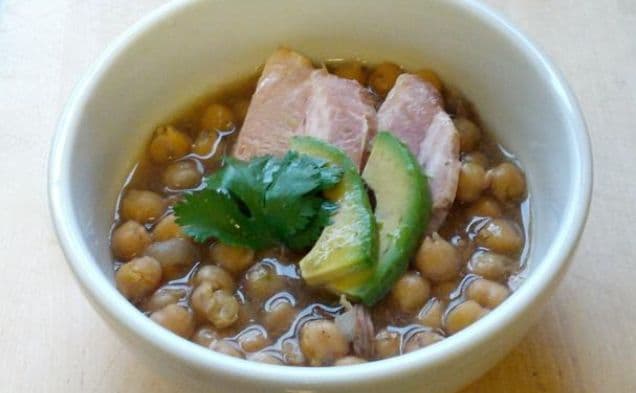 Långsam spis: Fläskkött och garbanzo bönor