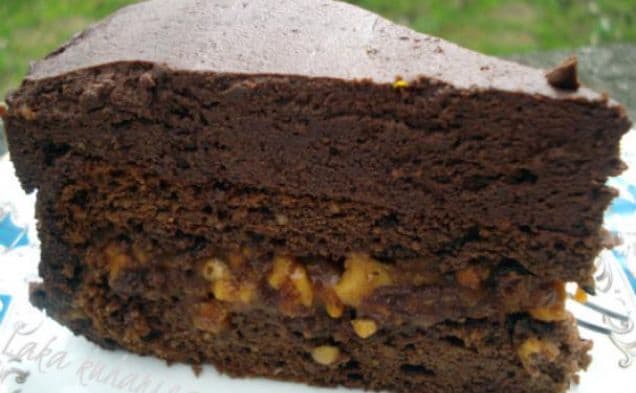 Karamell-jordnötskaka med fudge