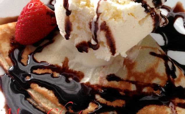 Crêpes och glass med Nutella