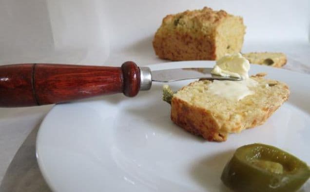Snabbbröd med jalapenoost