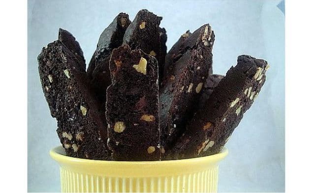 Biscotti med mörk choklad och valnötter