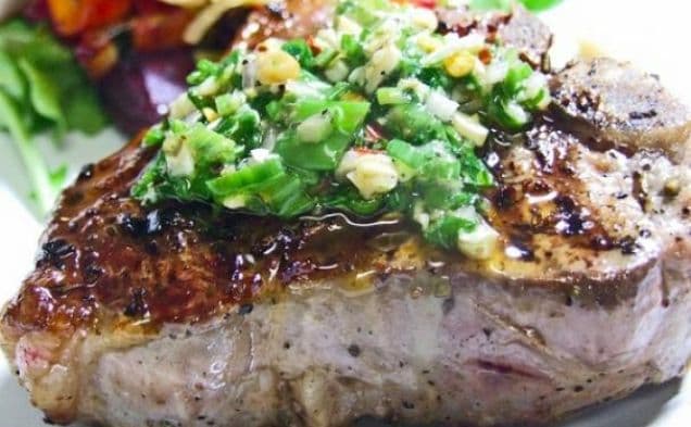 Panerad lammytterfilé med chimichurri & rostad triosquashsallad med getost och pinjenötter