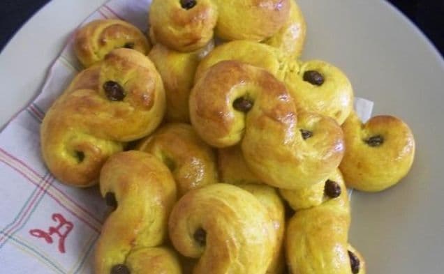 Saffransbullar, svenska lussebullar