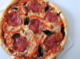 Tunnbottnad pizza med genoasalami