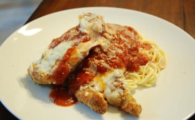 Kycklingparmesan med pasta