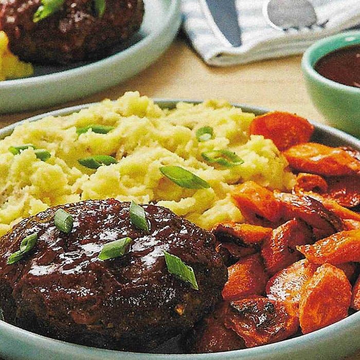 Sojaglaserade köttfärslimpor med wasabipotatismos & rostade morötter