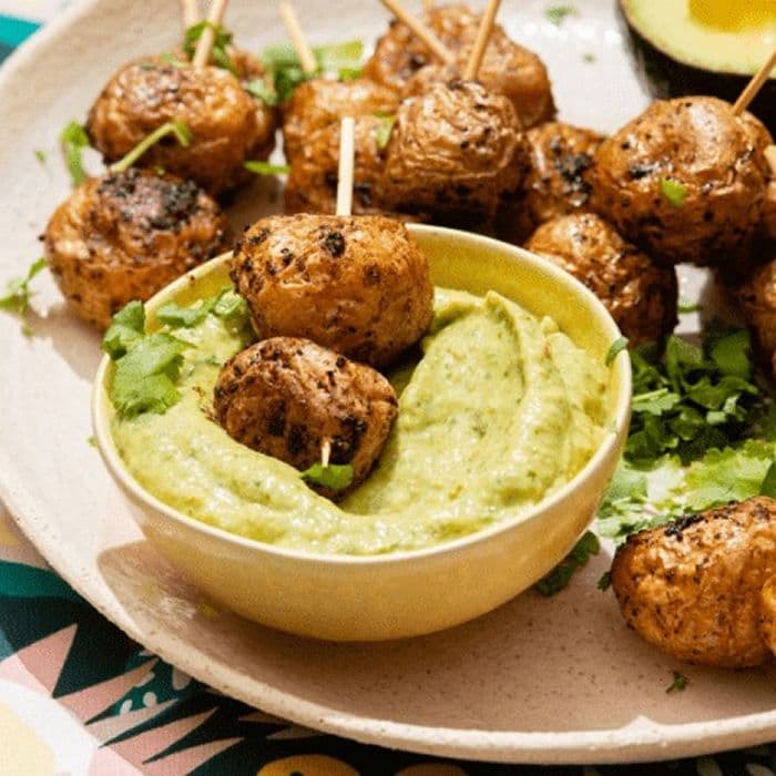 Avokadodipp med färskpotatis