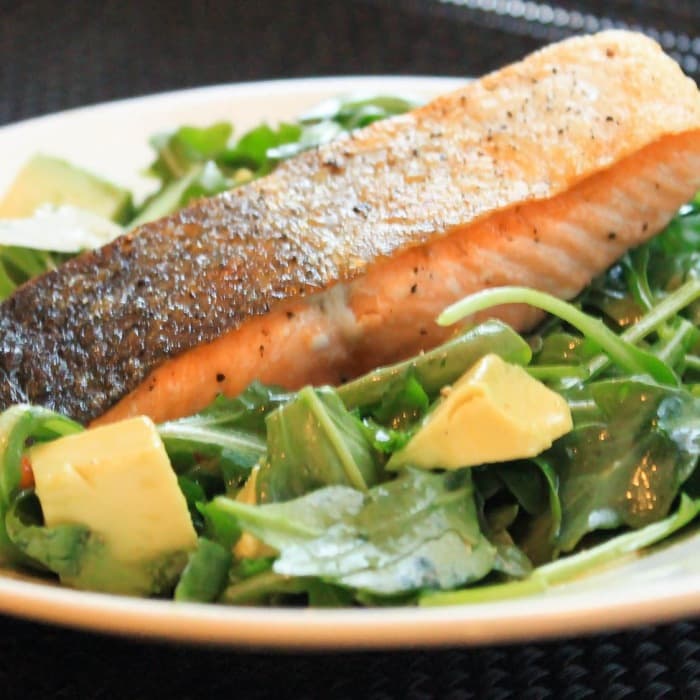 Sallad med lax och avokado