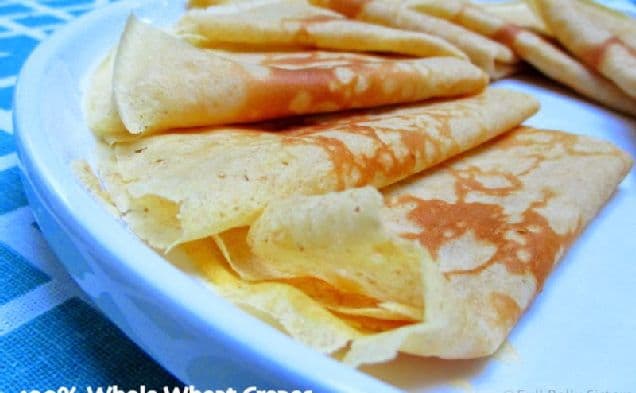 Enkla crepes av fullkornsvete