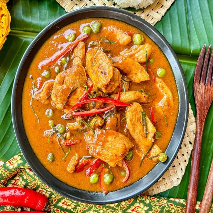 Panang kycklingcurry (kaeng panang gai)