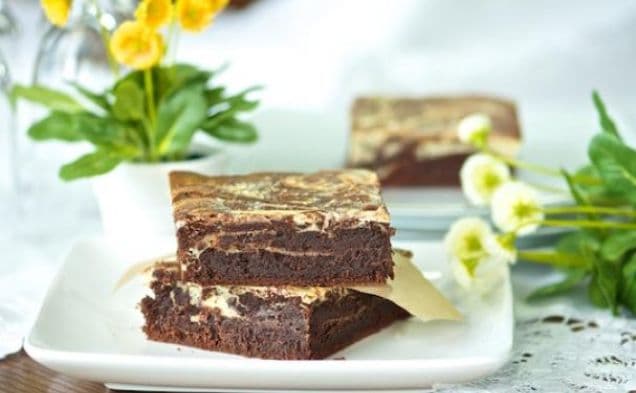 Fudgiga chokladbrownies med färskost och Baileys