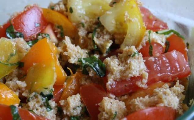 Traditionell panzanella