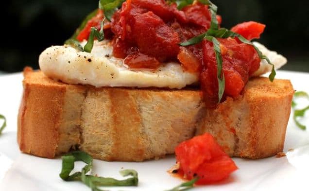 Ugnsbakad fiskbruschetta