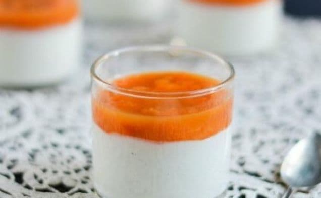 Panna cotta med aprikossås